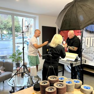 Dnes sme u nás privítali vskutku ctených hostí💥. Na kávu☕️, krátku exkurziu v našom sklade spojenú s prezentáciou a testom...